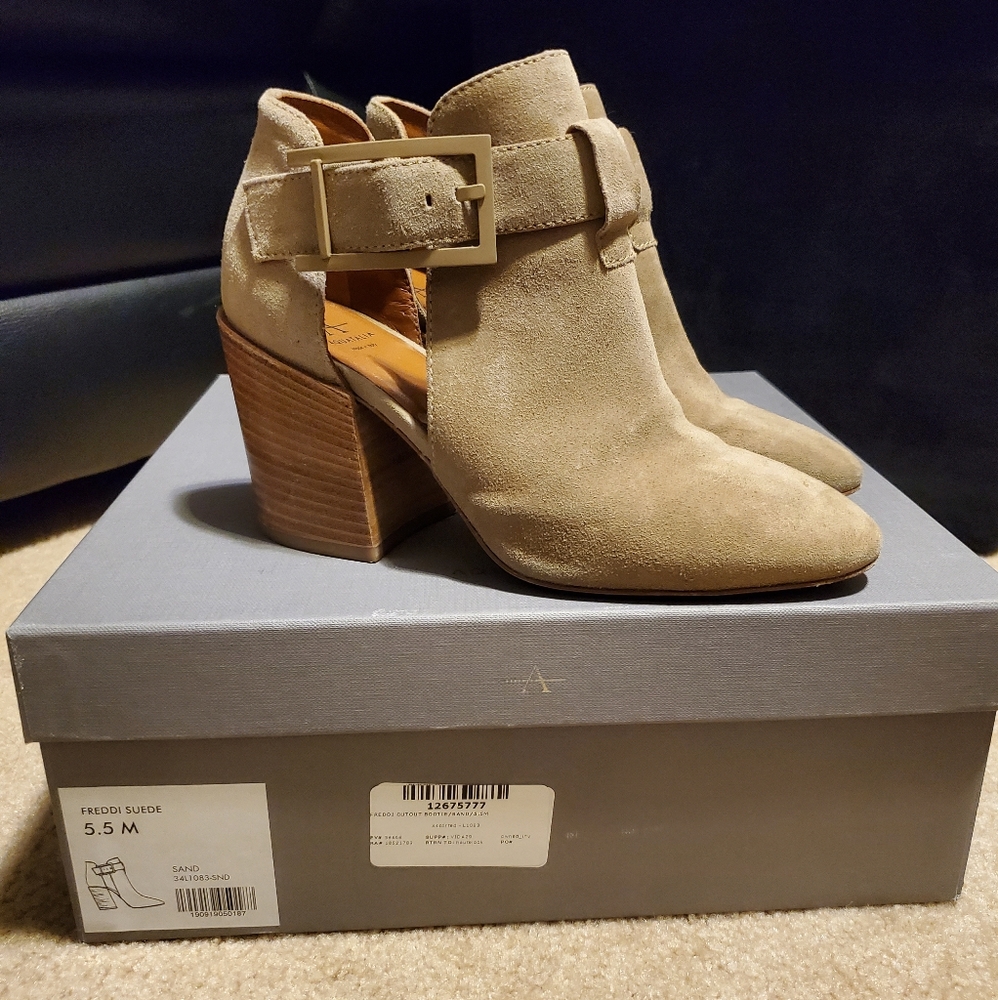 Aquatalia Freddi Cutout Bootie sz 5.5